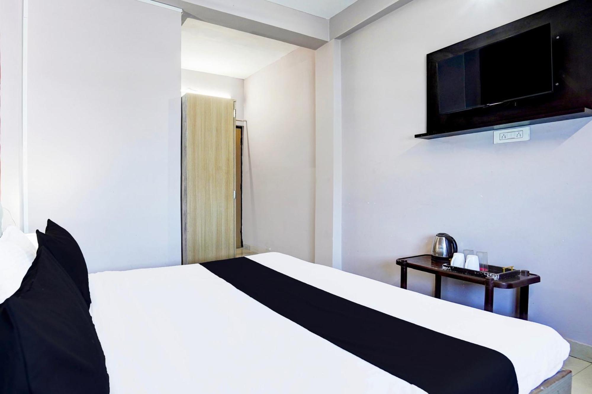 Super Hotel O Blw Kakarmatta Near Banaras Junction 瓦拉纳西 外观 照片