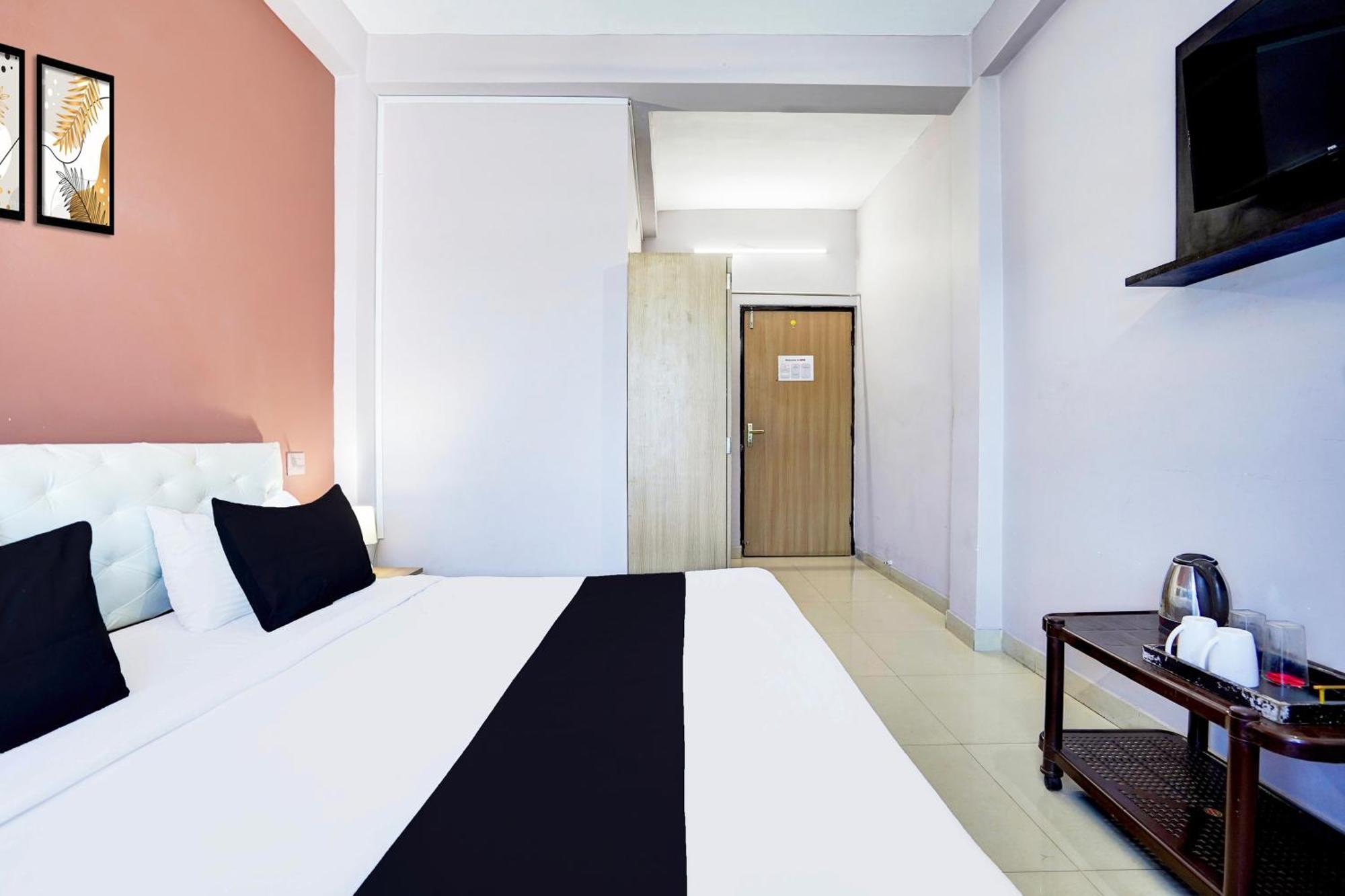 Super Hotel O Blw Kakarmatta Near Banaras Junction 瓦拉纳西 外观 照片