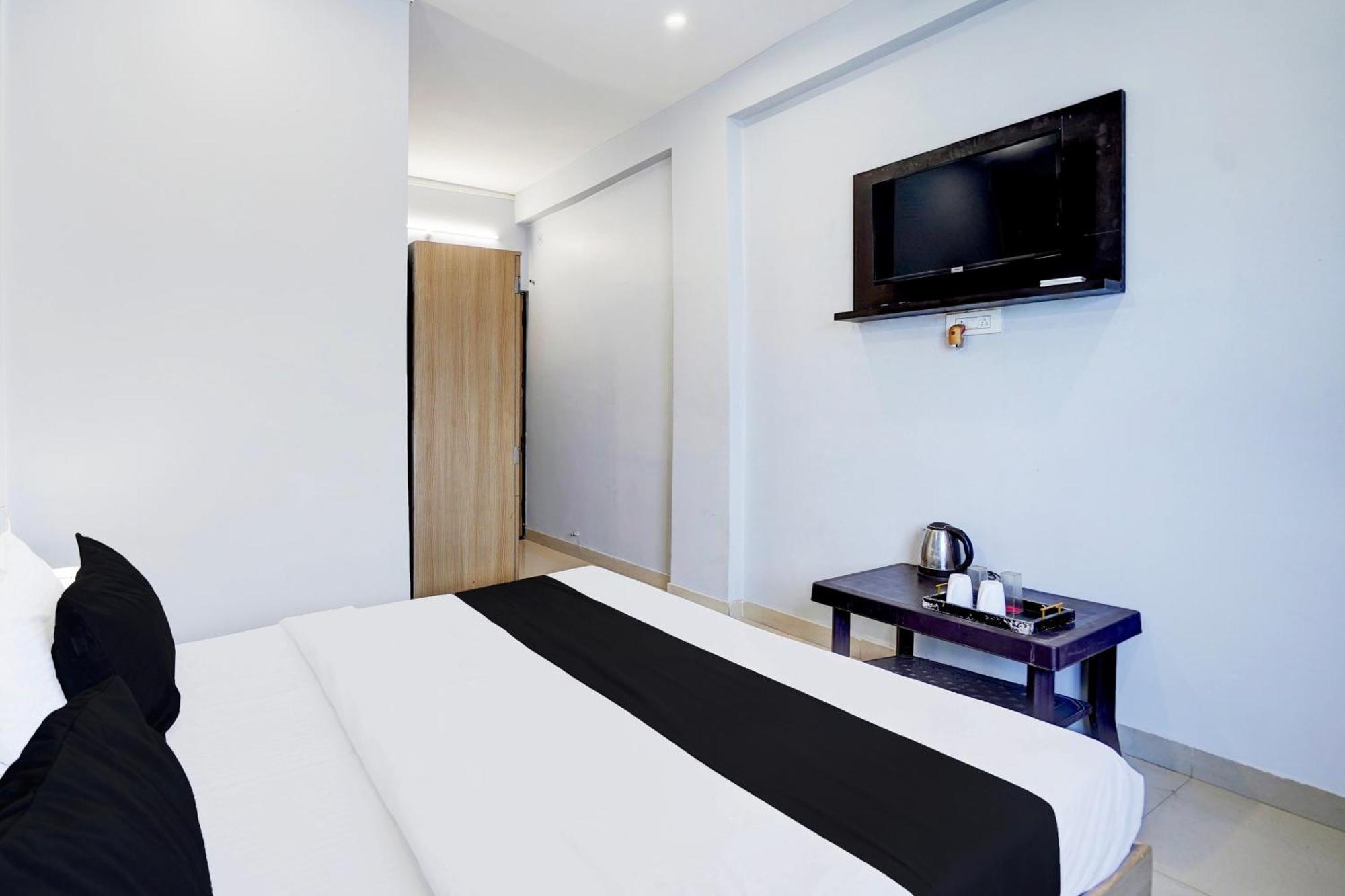 Super Hotel O Blw Kakarmatta Near Banaras Junction 瓦拉纳西 外观 照片