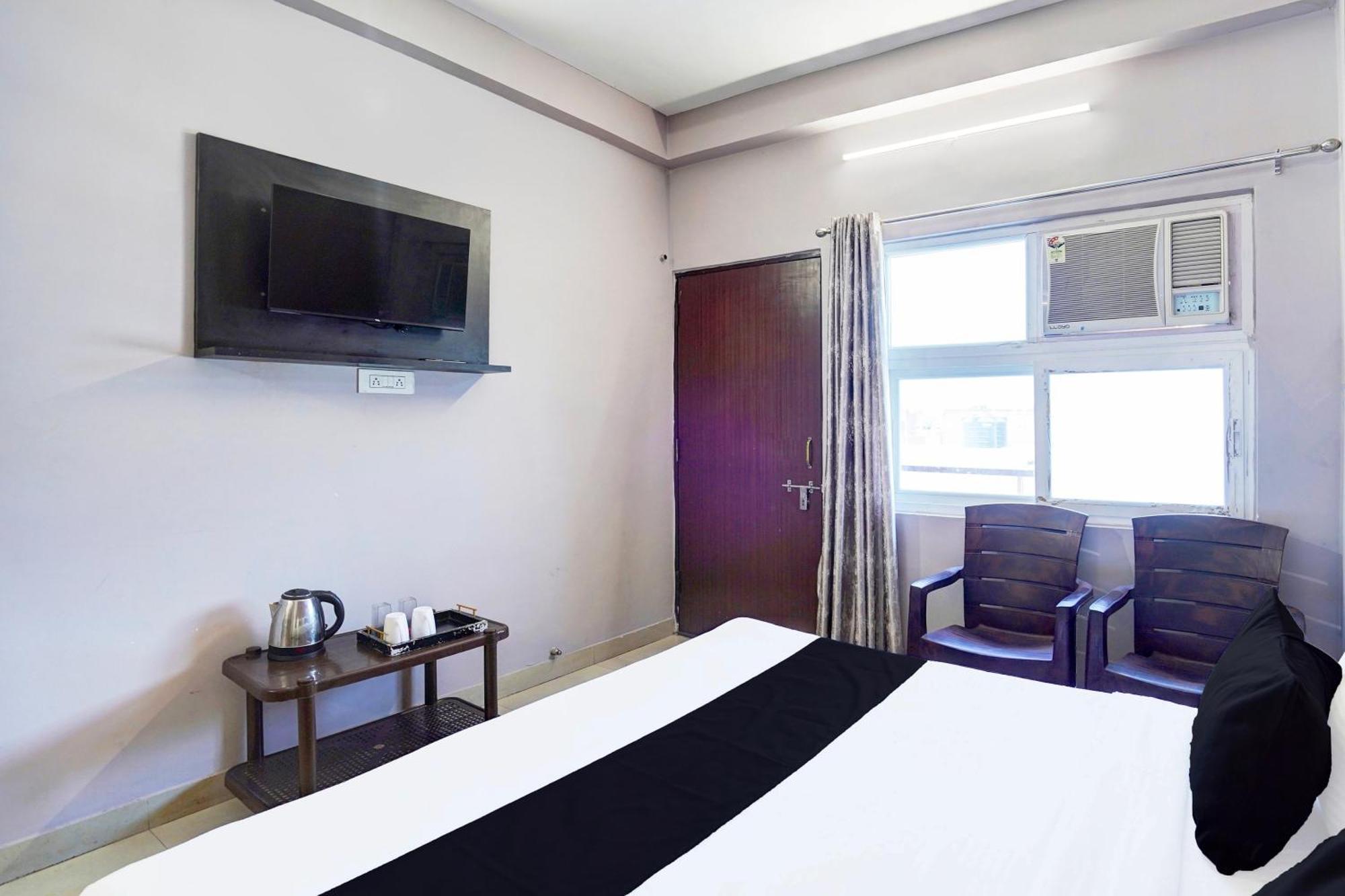Super Hotel O Blw Kakarmatta Near Banaras Junction 瓦拉纳西 外观 照片